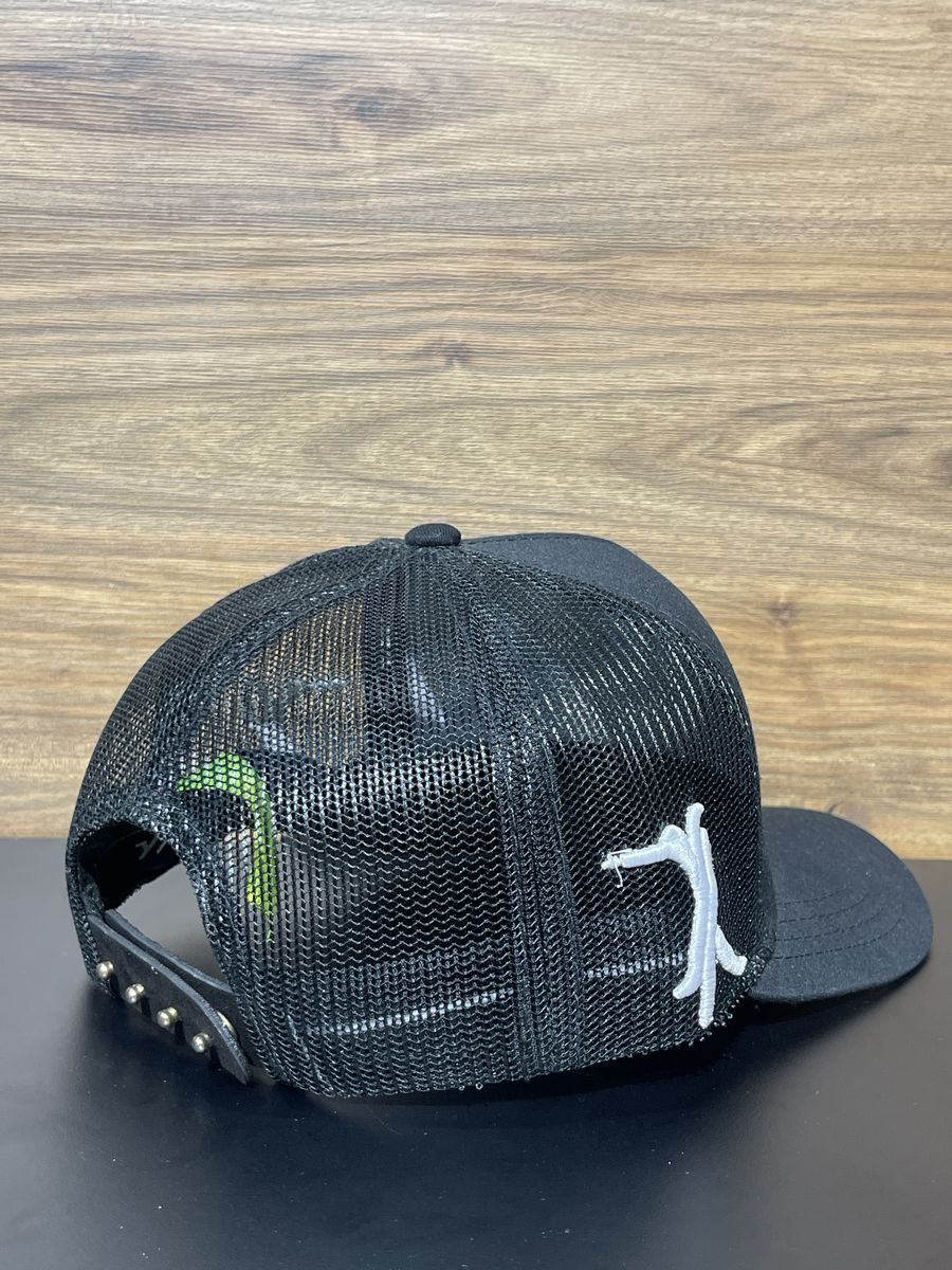 Gorra negra Y-OUT malla y herrajes dorados, foto 2 de 3