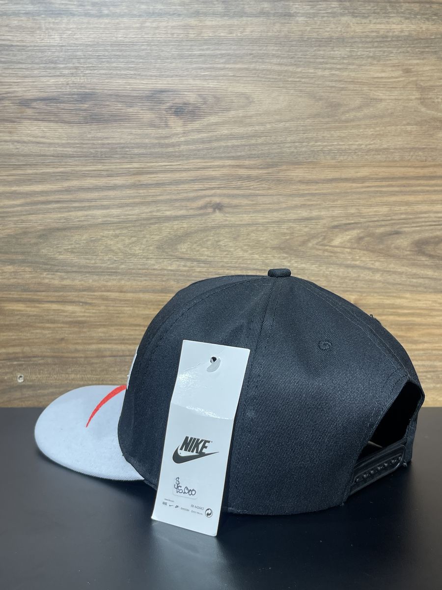 Gorra negra Jordan visera blanca, foto 2 de 3