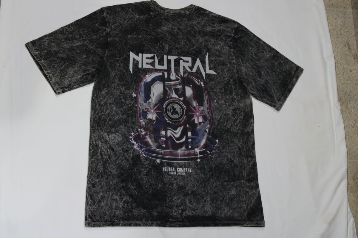 Camiseta negra mineral wash Neutral - XL, foto 2 de 5