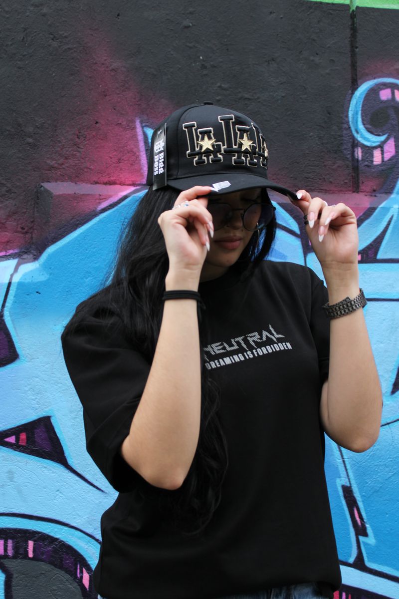 Gorra premium LA negra bordado múltiple, foto 4 de 5