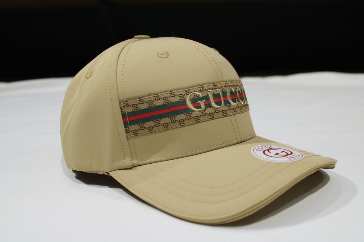 Gorra premium Gucci beige franja verde y roja, foto 2 de 3