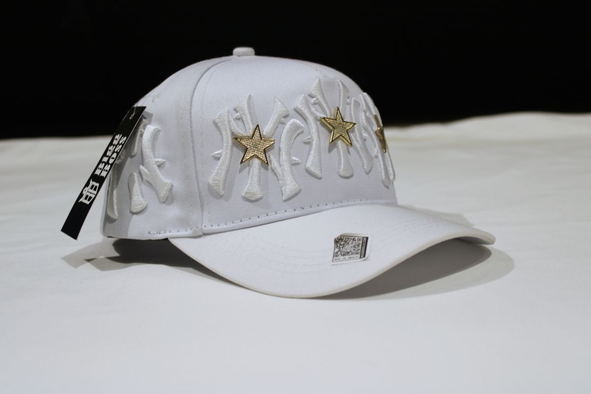 Gorra premium NY blanca bordado múltiple y estrellas