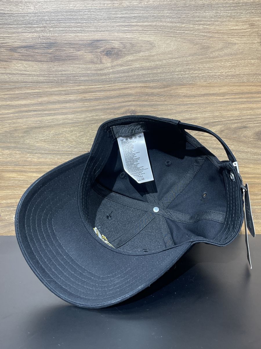 Gorra negra león bordado dorado, foto 3 de 3