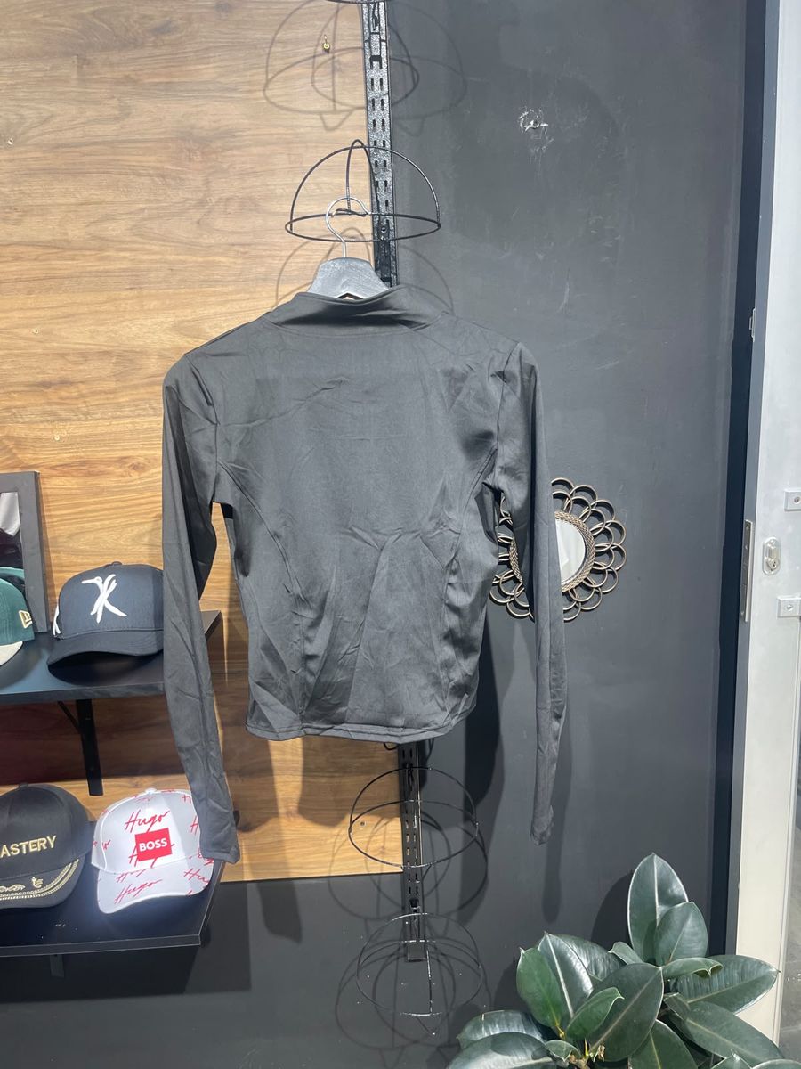 Chaqueta deportiva dama negra con cremallera, foto 2 de 2