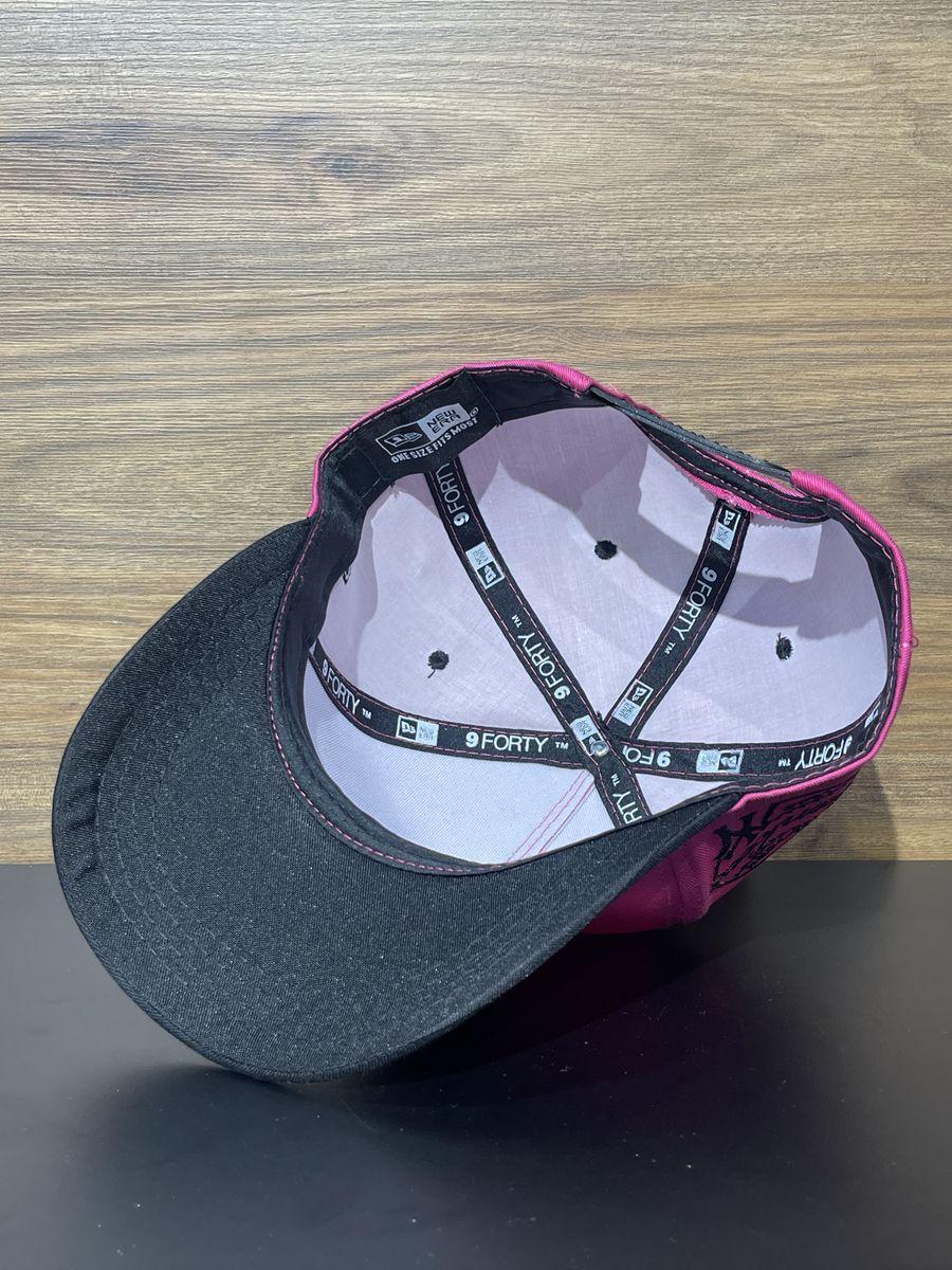 Gorra NY fucsia visera negra, foto 3 de 3