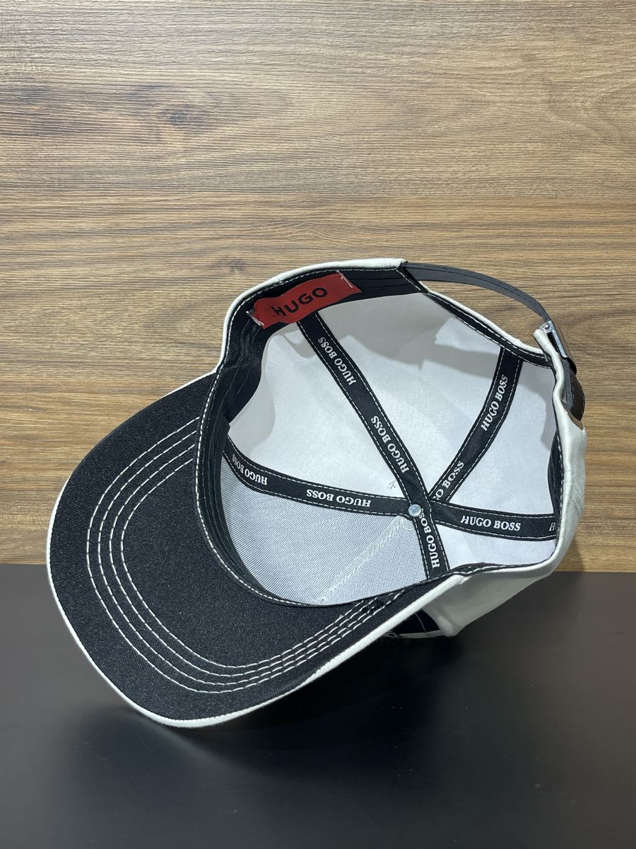 Gorra BOSS blanca estampado negro tipográfico, foto 3 de 7