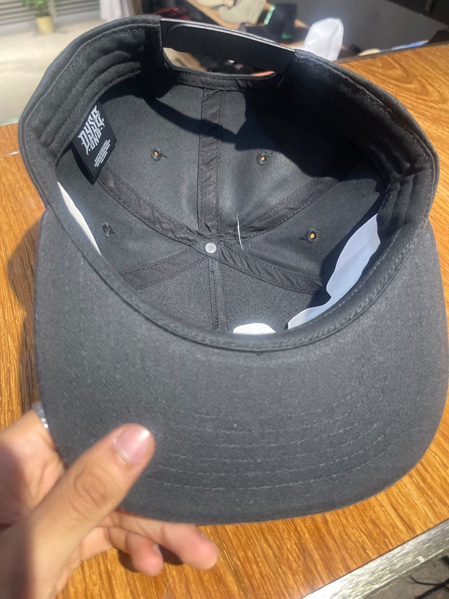 Gorra negra estampado calavera azul, foto 3 de 3