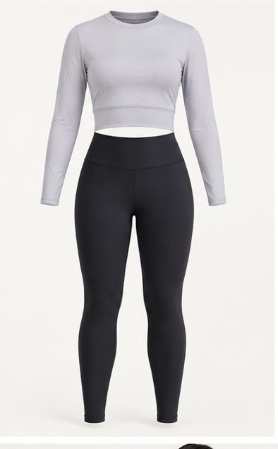 Conjunto deportivo leggings y buzo corto
