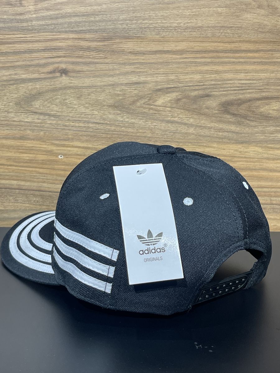 Gorra Adidas negra franjas blancas, foto 2 de 3
