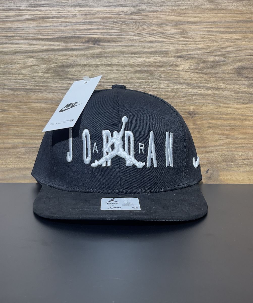 Gorra Jordan gris bordado blanco