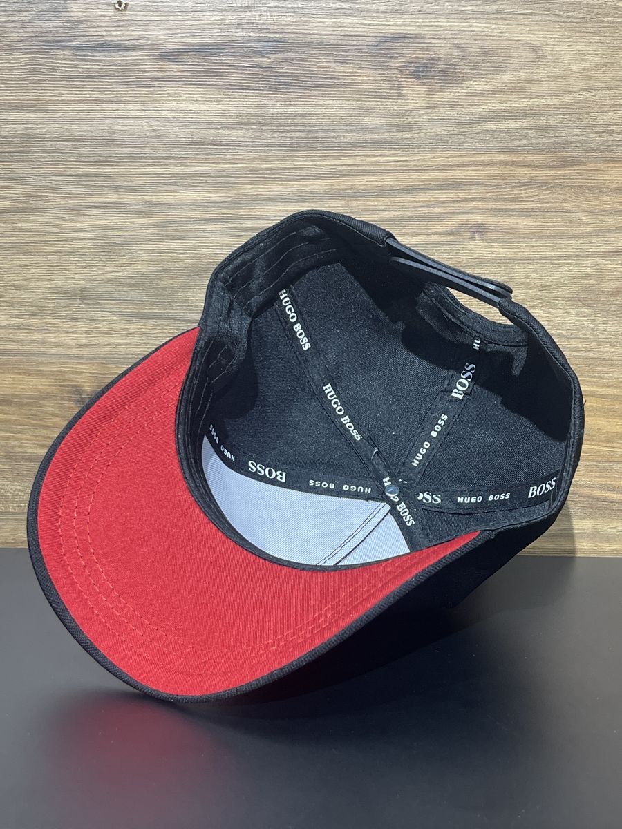 Gorra HUGO negra parche rojo, foto 3 de 3