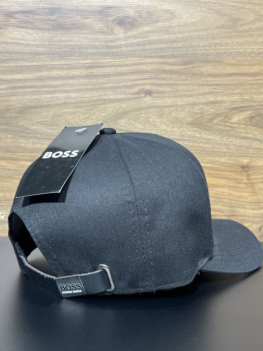 Gorra BOSS negra logo con aplicaciones, foto 2 de 3