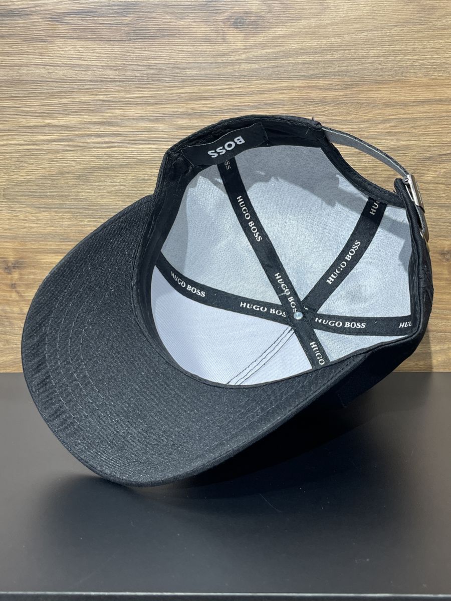 Gorra BOSS negra logo con aplicaciones, foto 3 de 3